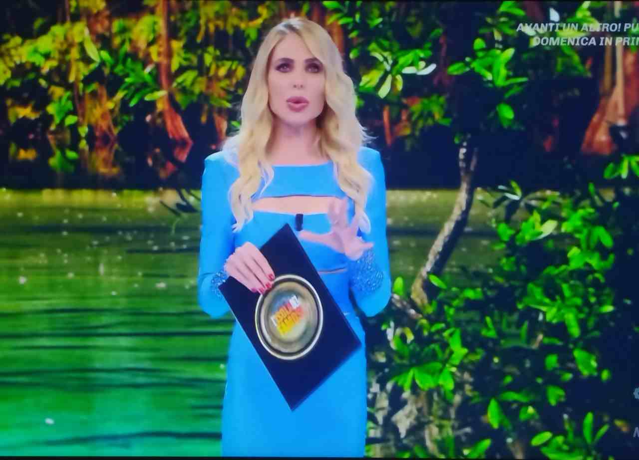 Isola dei Famosi: Ilary Blasi sostituita? Ecco da chi